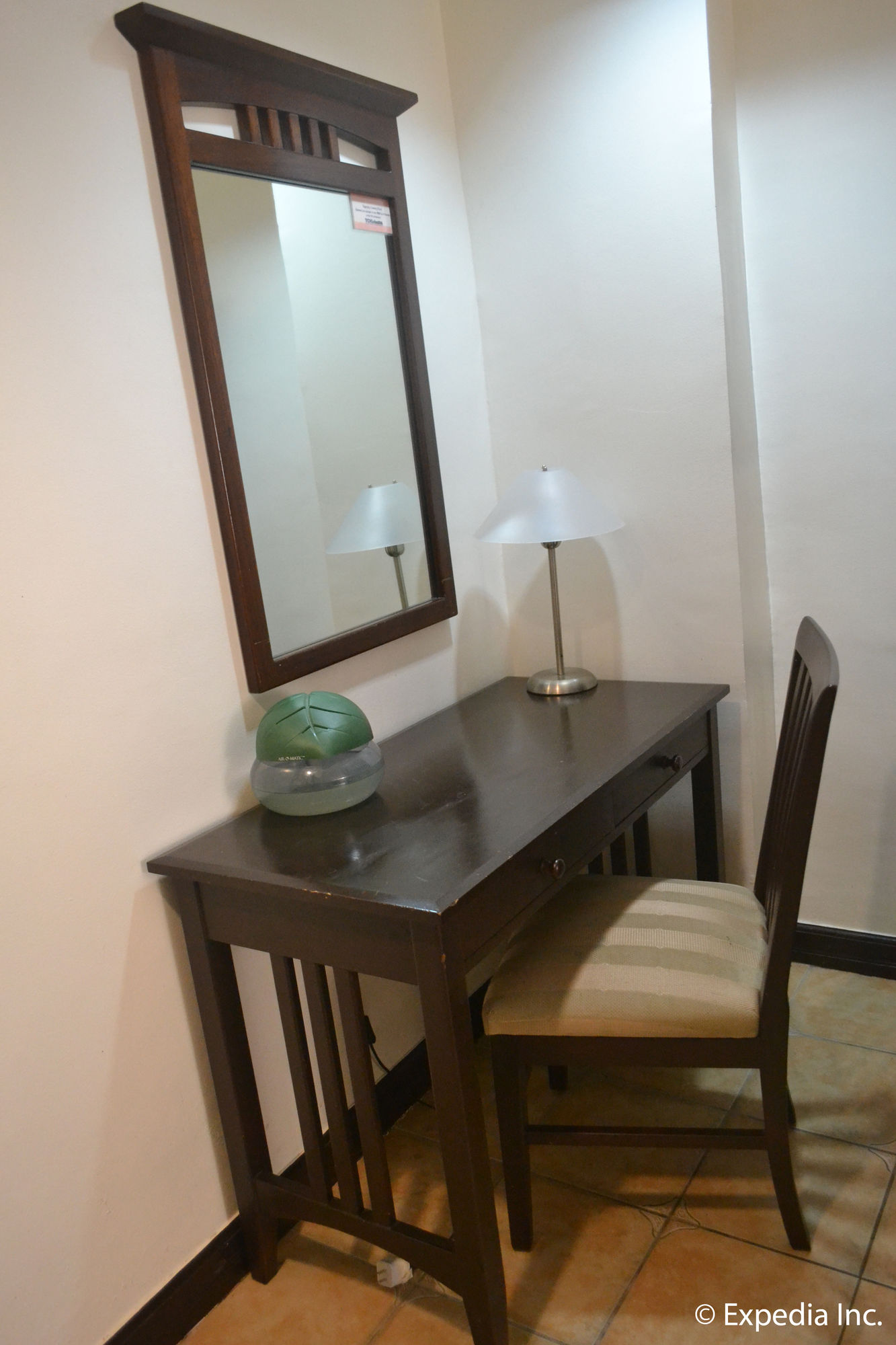 Tagaytay Country Hotel