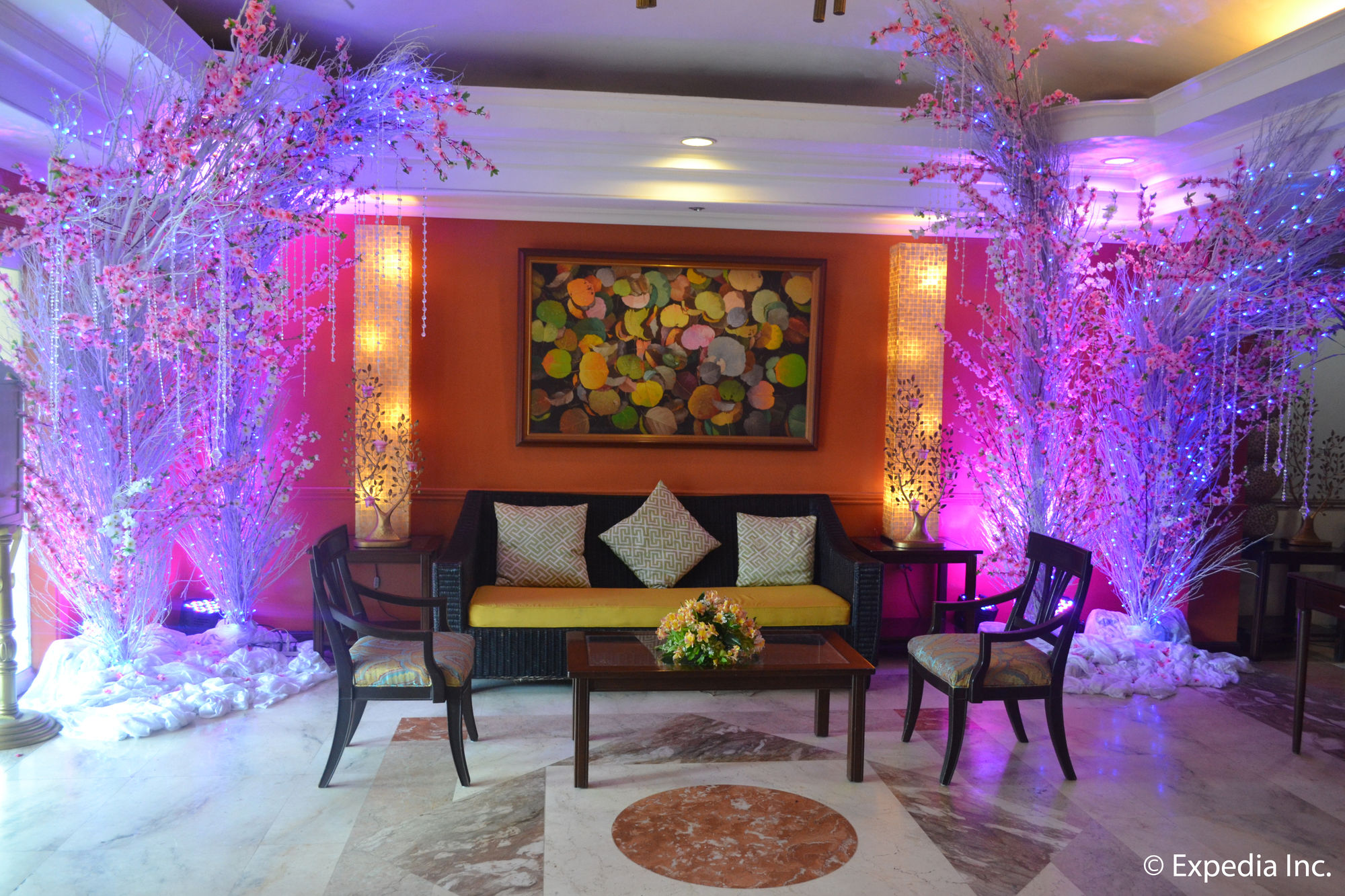 Tagaytay Country Hotel