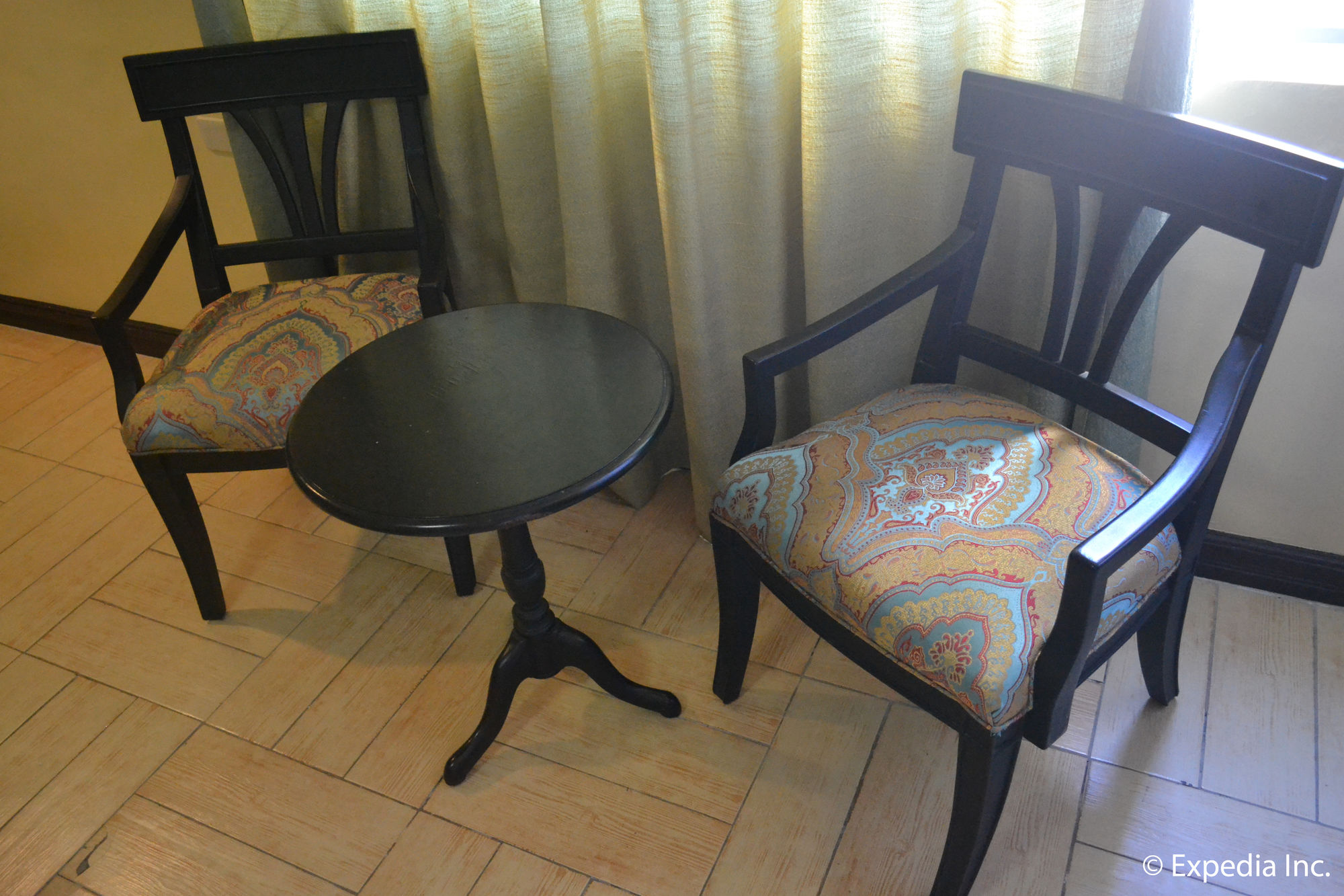 Tagaytay Country Hotel
