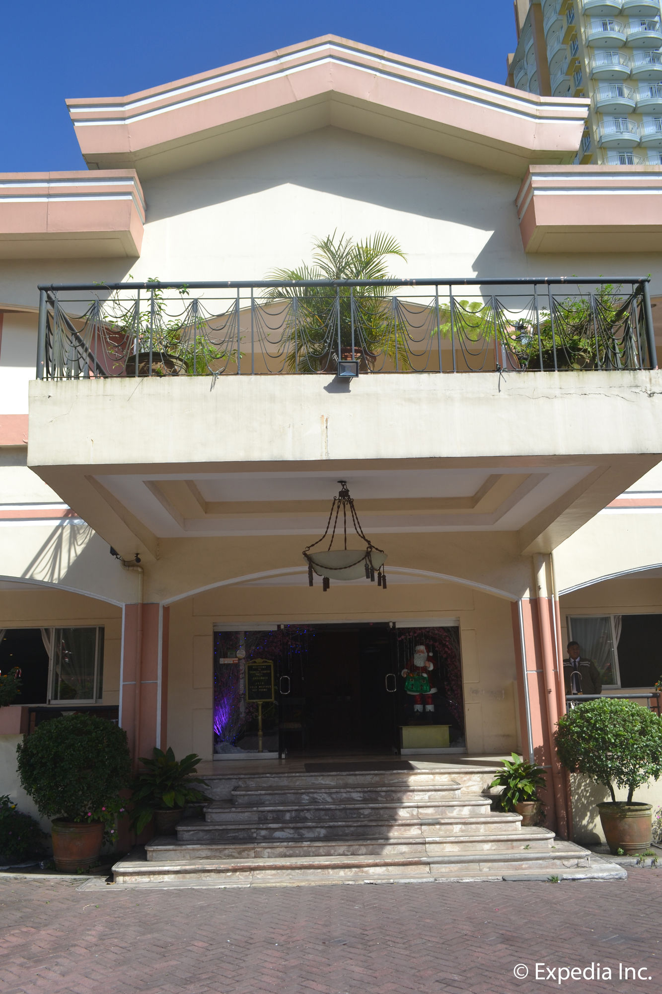 Tagaytay Country Hotel