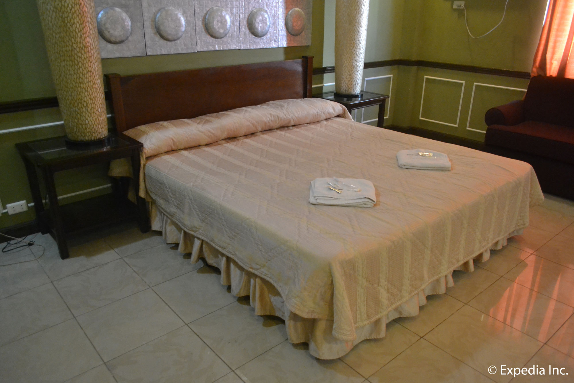 Tagaytay Country Hotel
