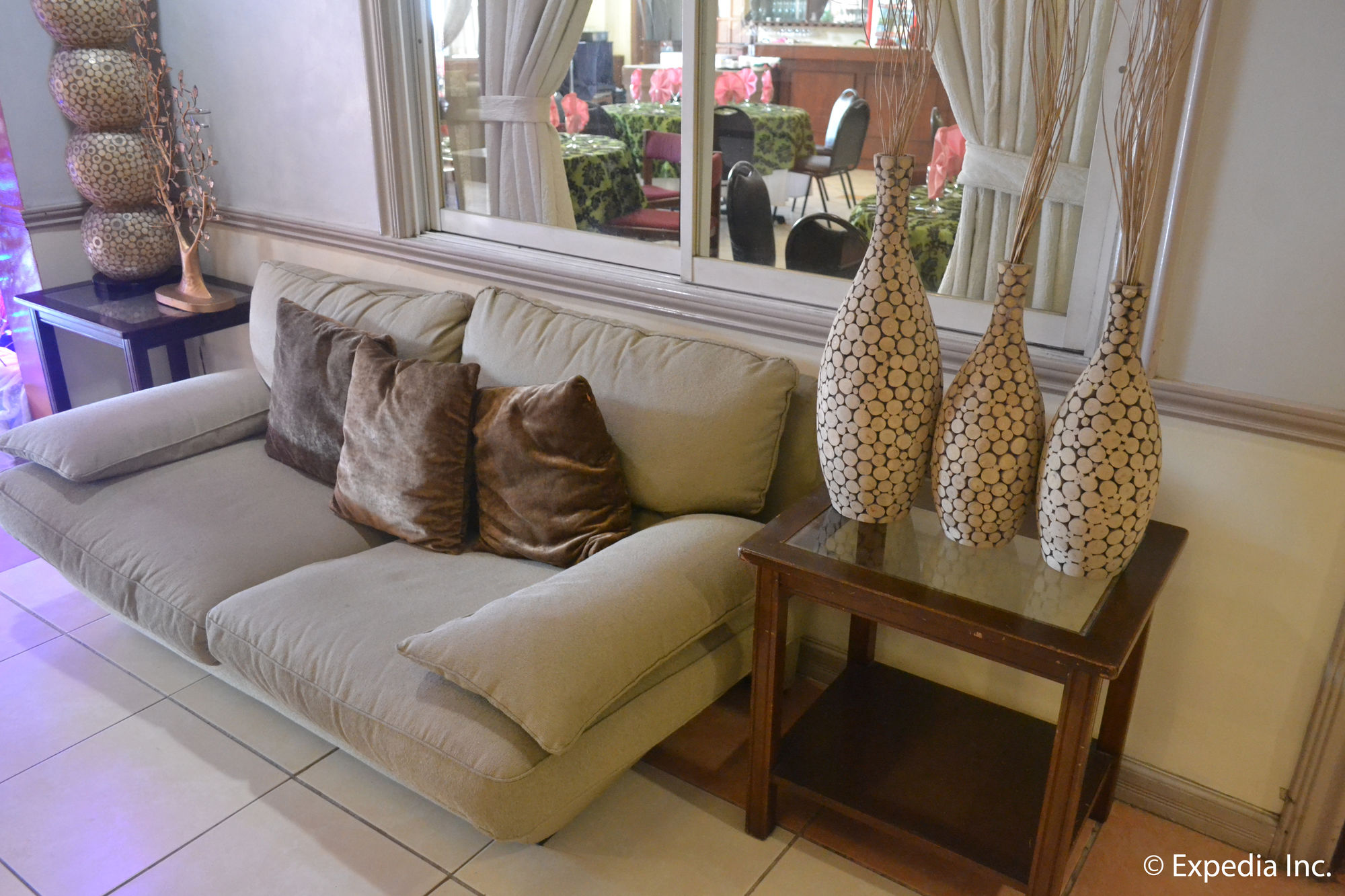 Tagaytay Country Hotel
