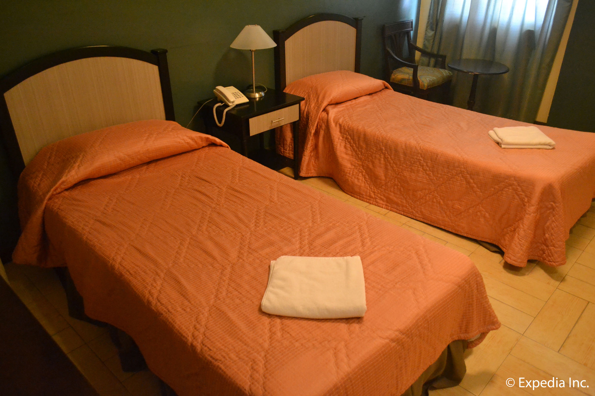 Tagaytay Country Hotel