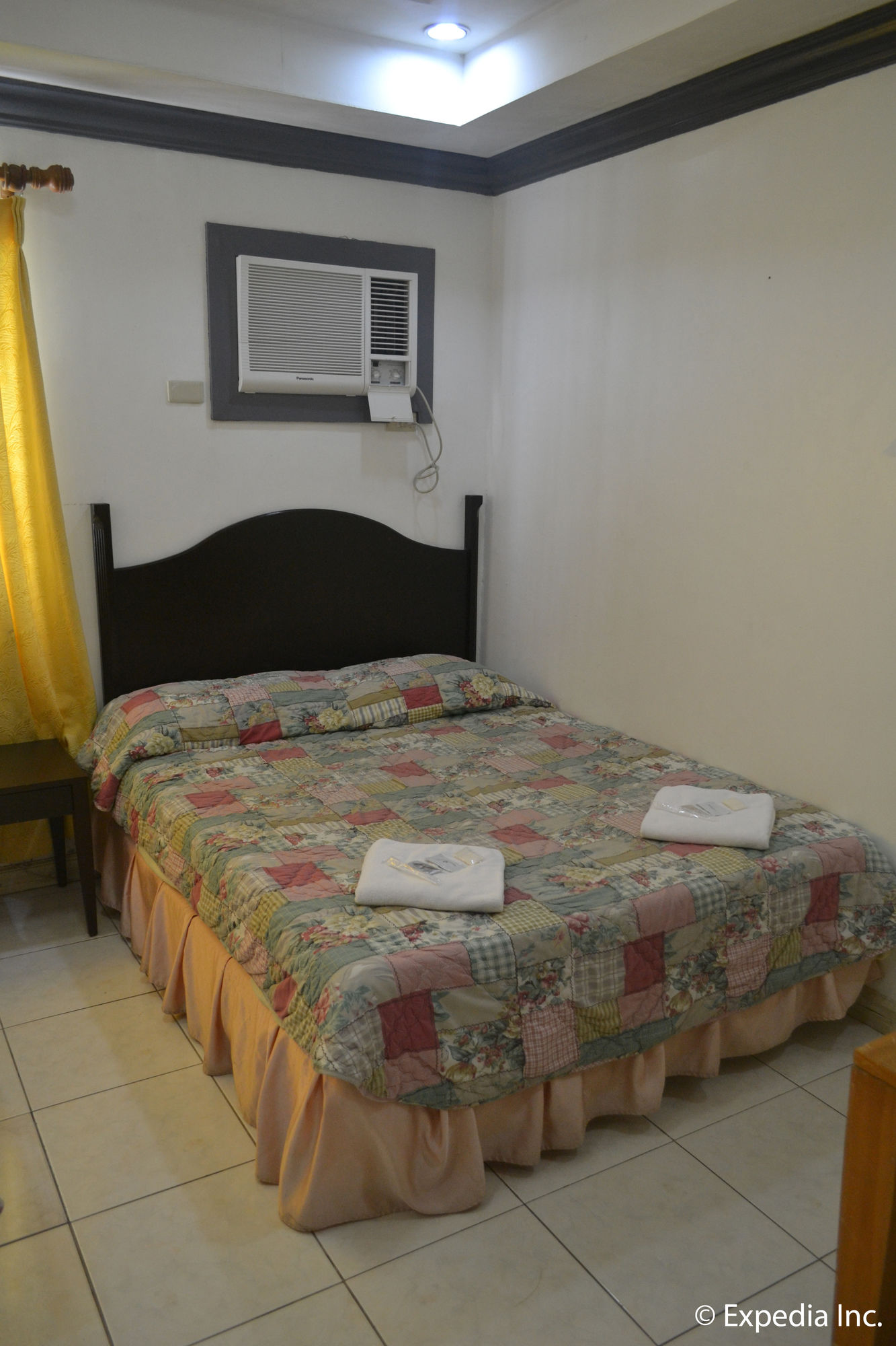 Tagaytay Country Hotel