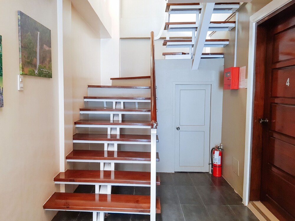 Am's Apartelle by RedDoorz