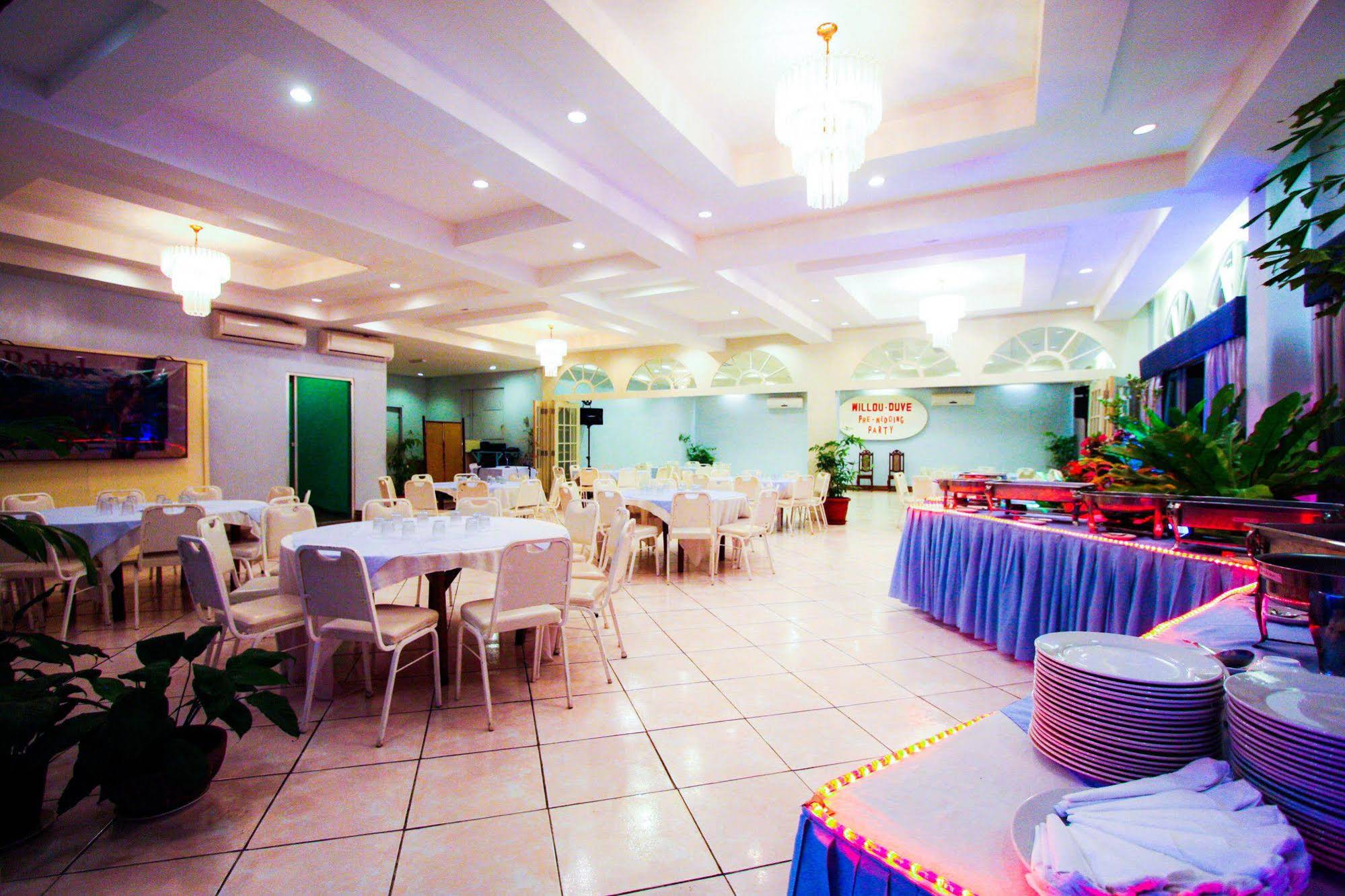 Bohol La Roca Hotel