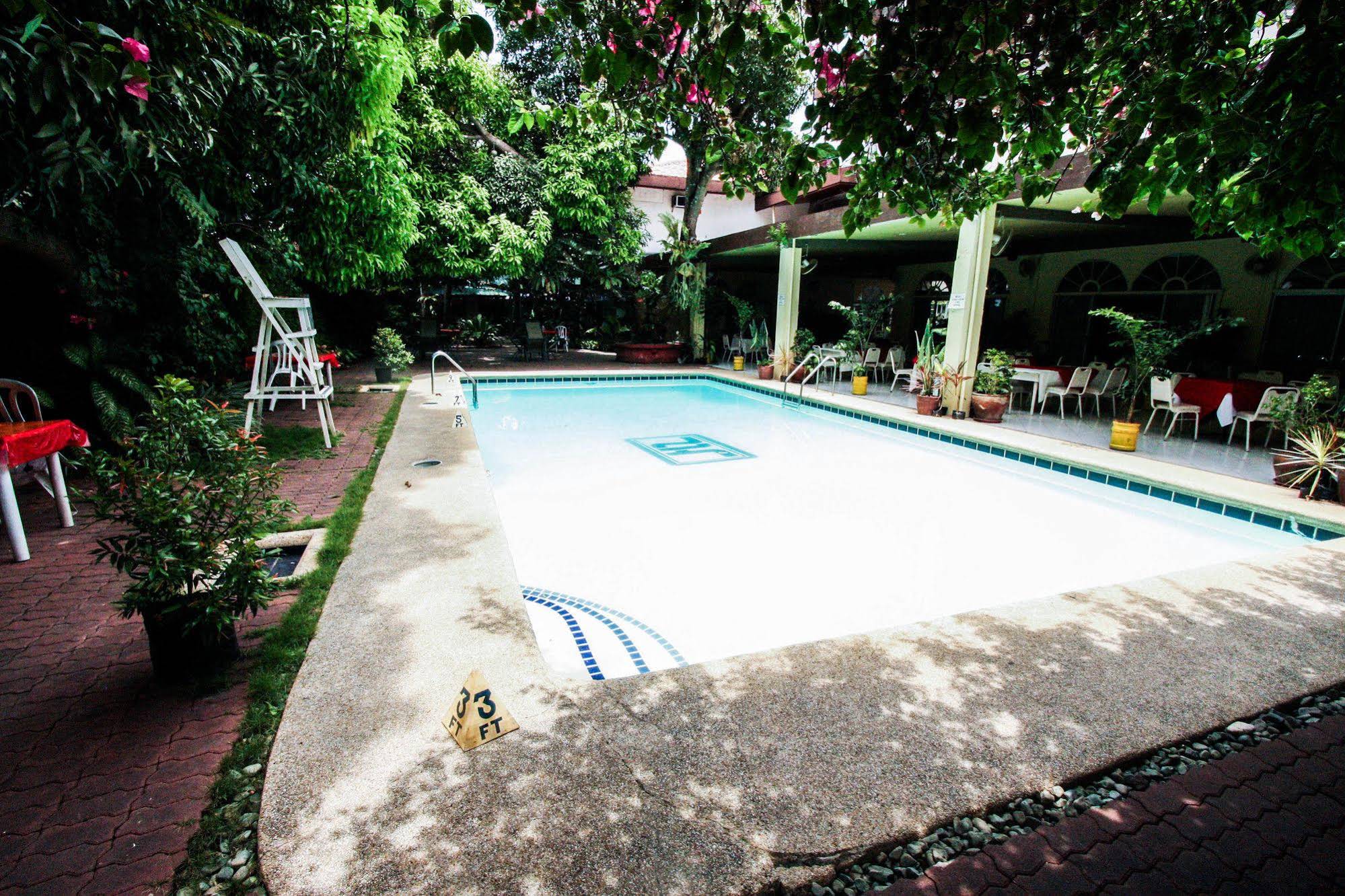 Bohol La Roca Hotel