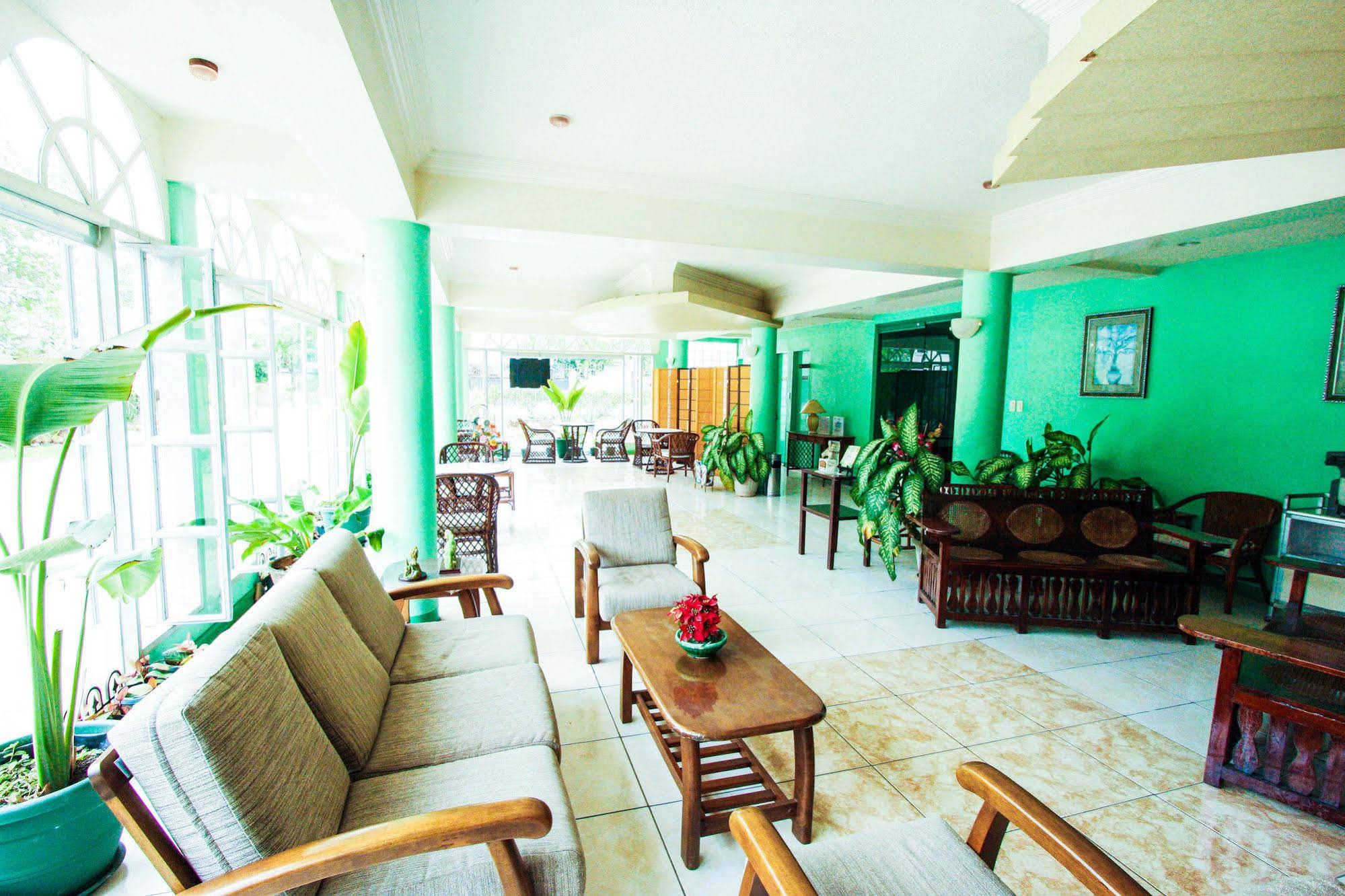 Bohol La Roca Hotel