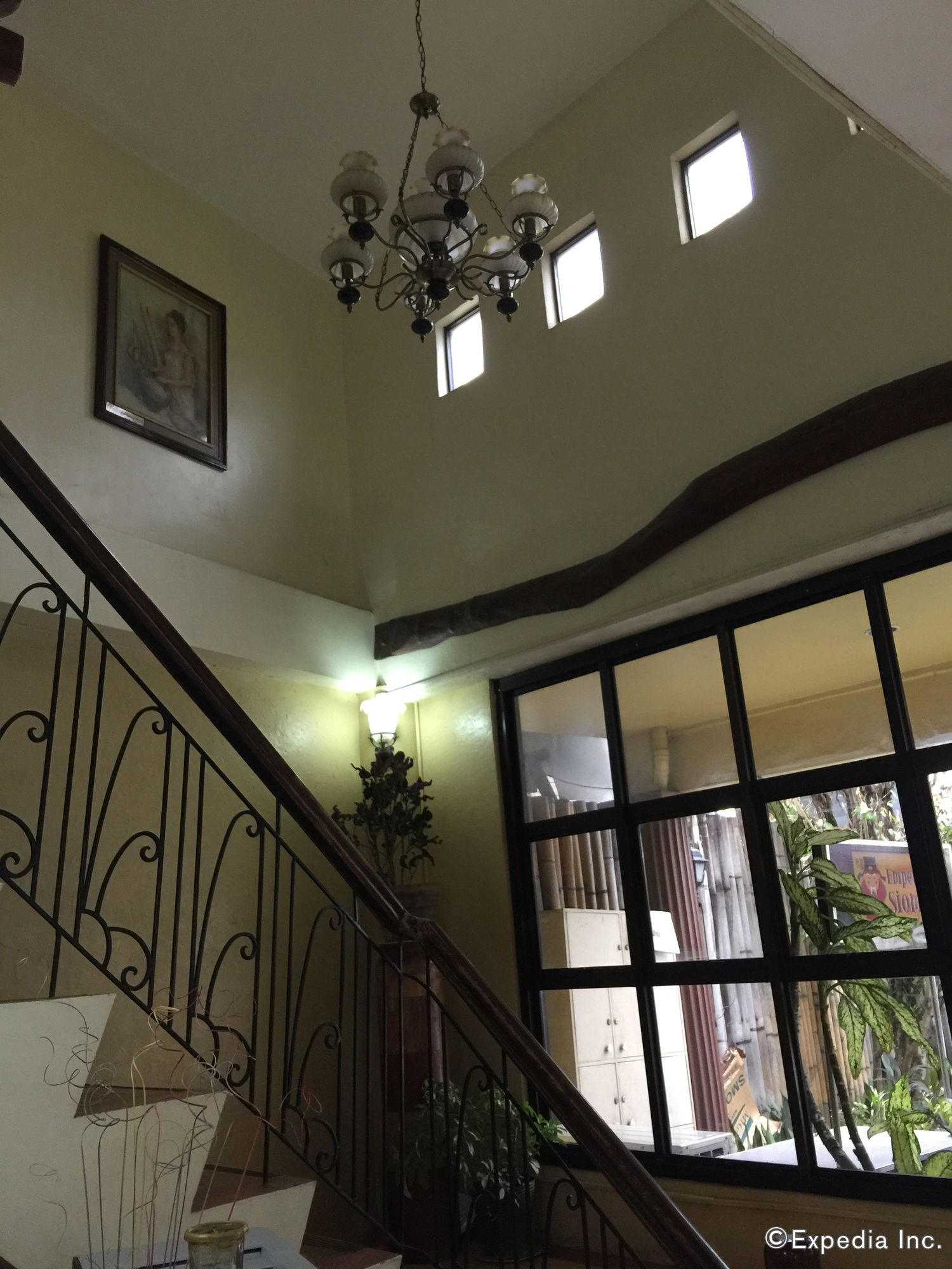 Darunday Manor