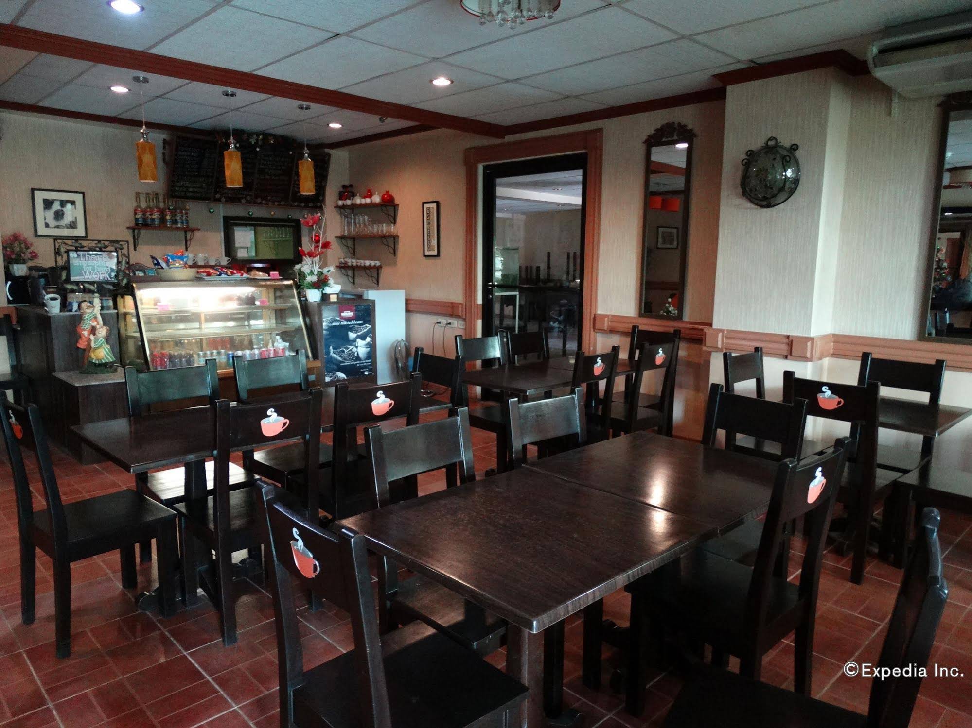 OYO 499 Le Pensione De San Jose