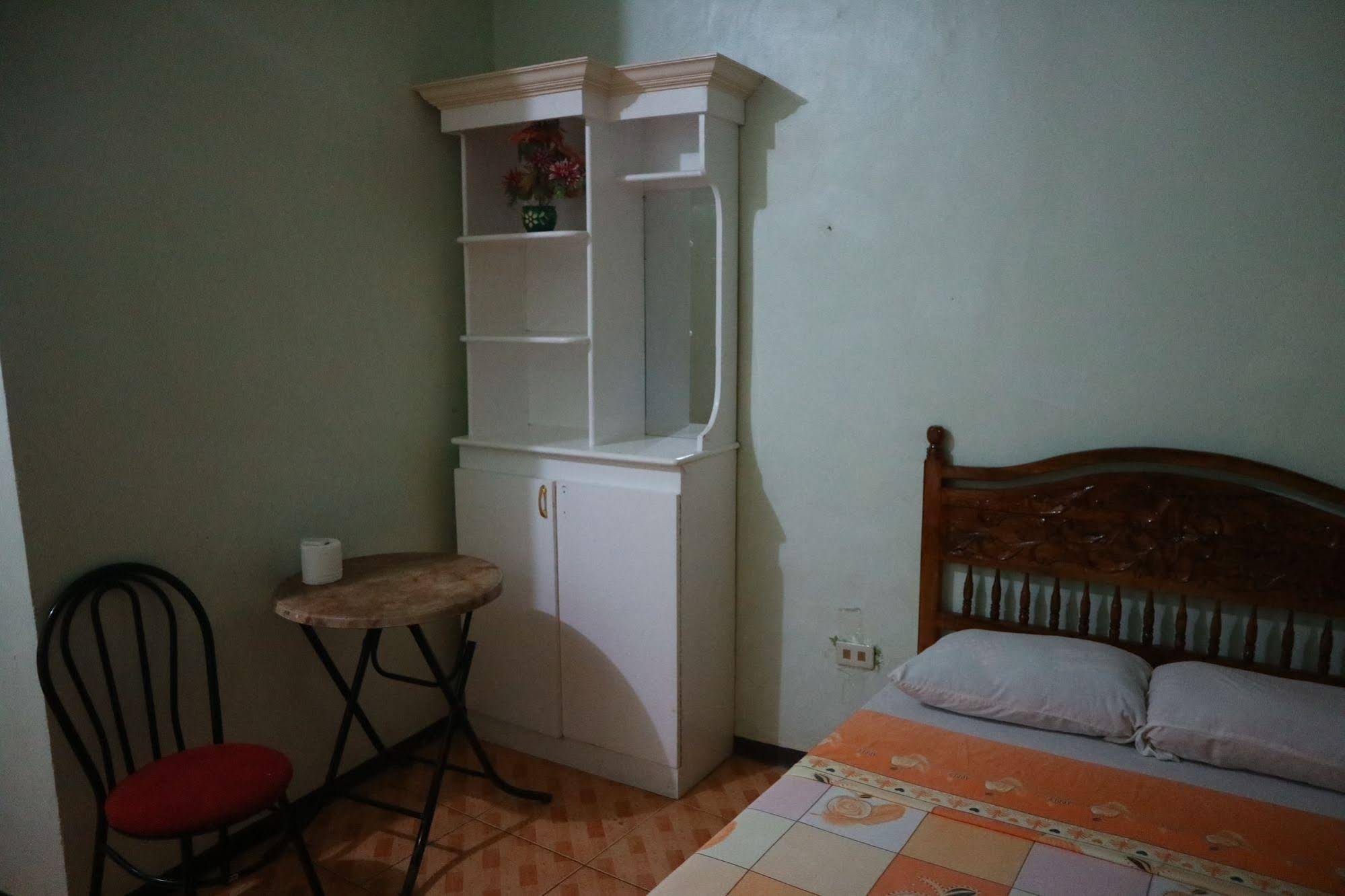 Miles Eyc Pension House