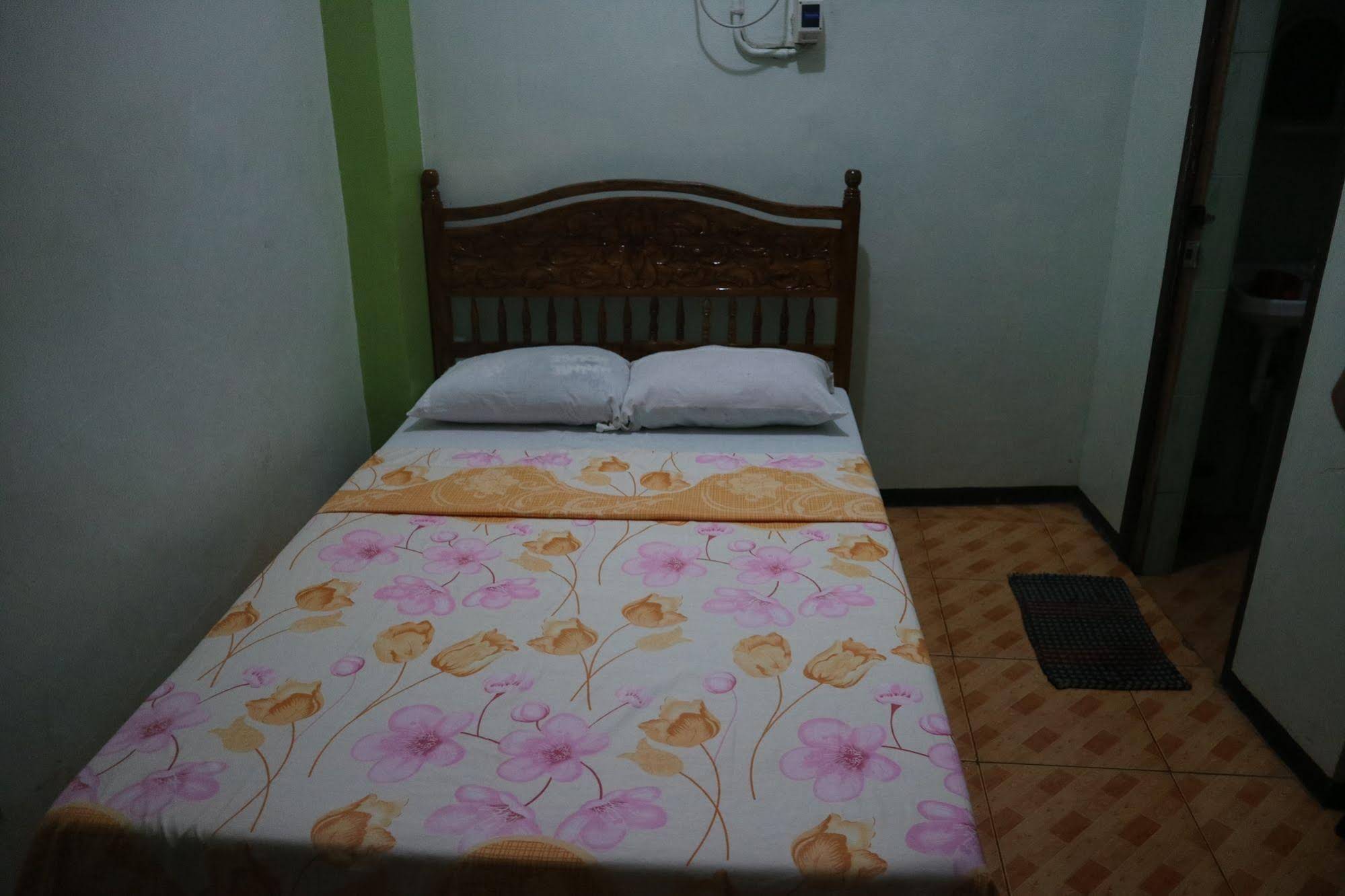 Miles Eyc Pension House