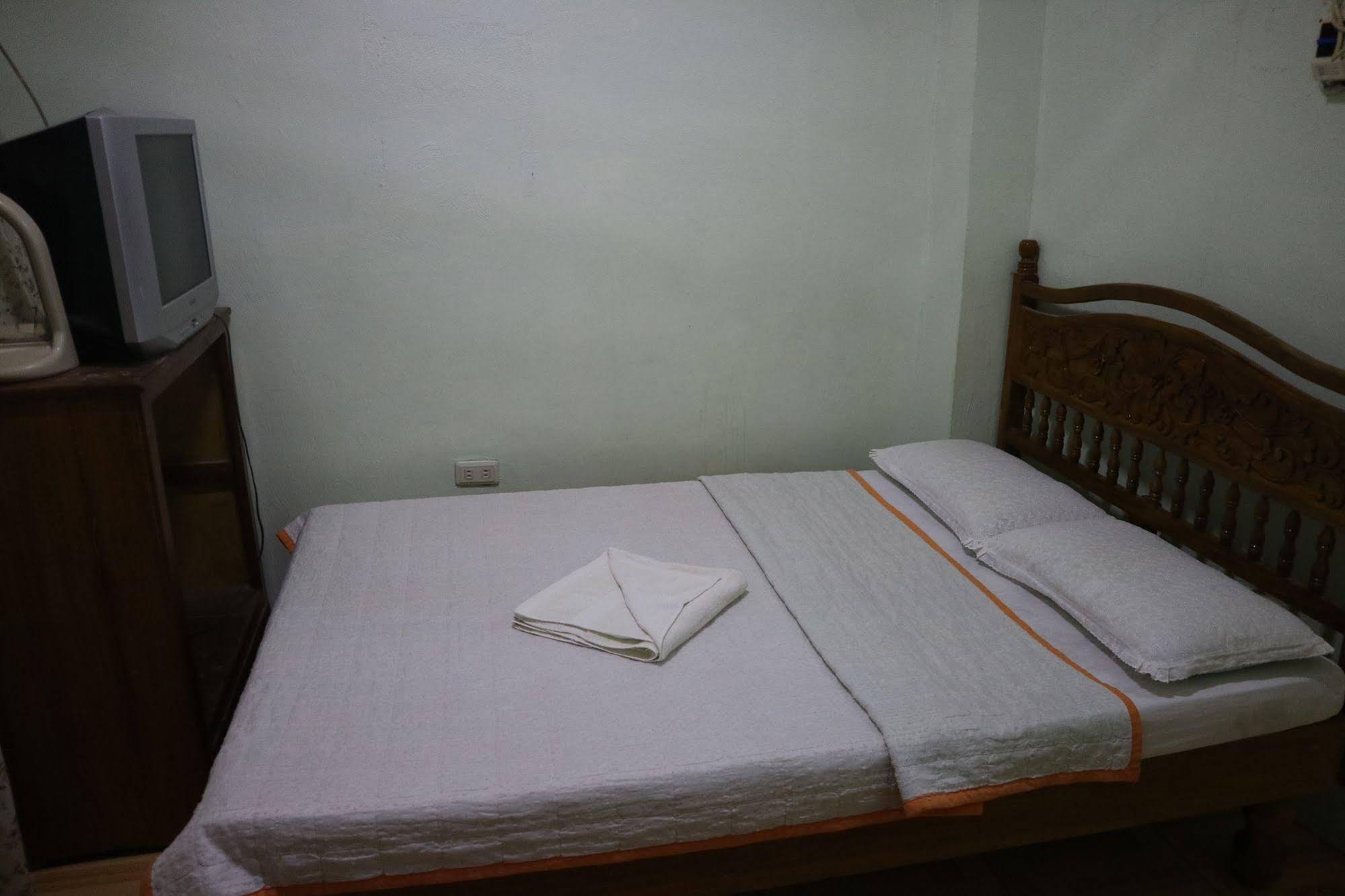 Miles Eyc Pension House