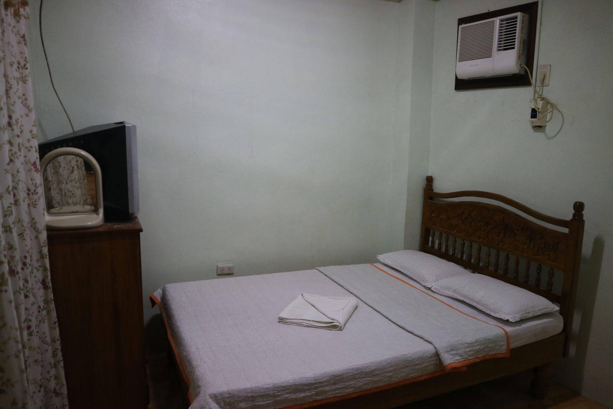Miles Eyc Pension House