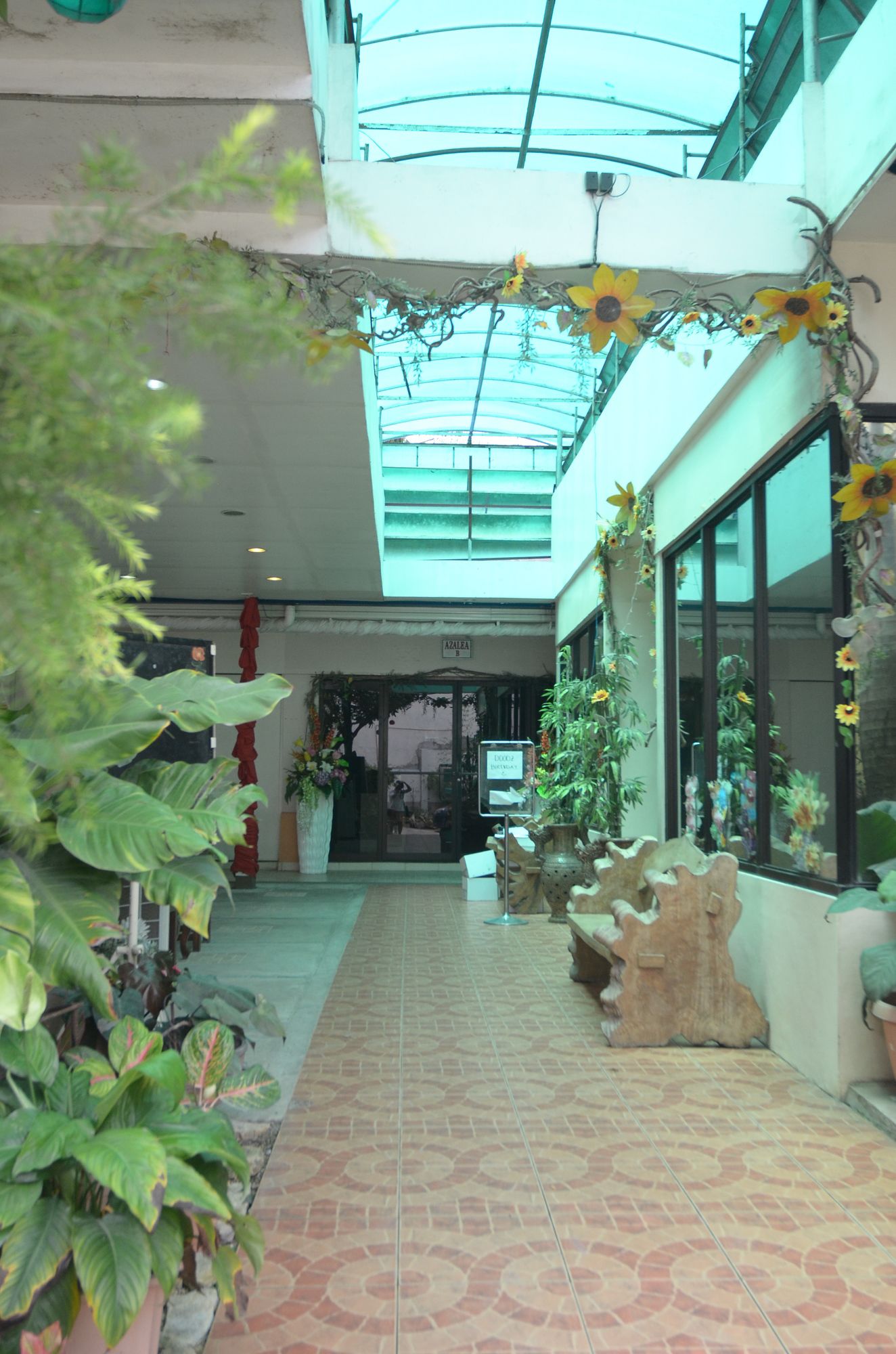 Reyna's the Haven & Gardens