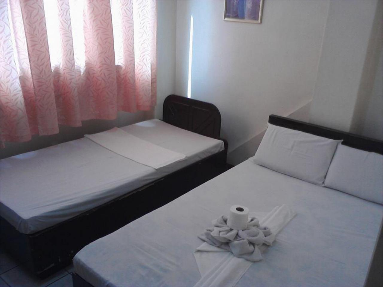 Slim Pension House
