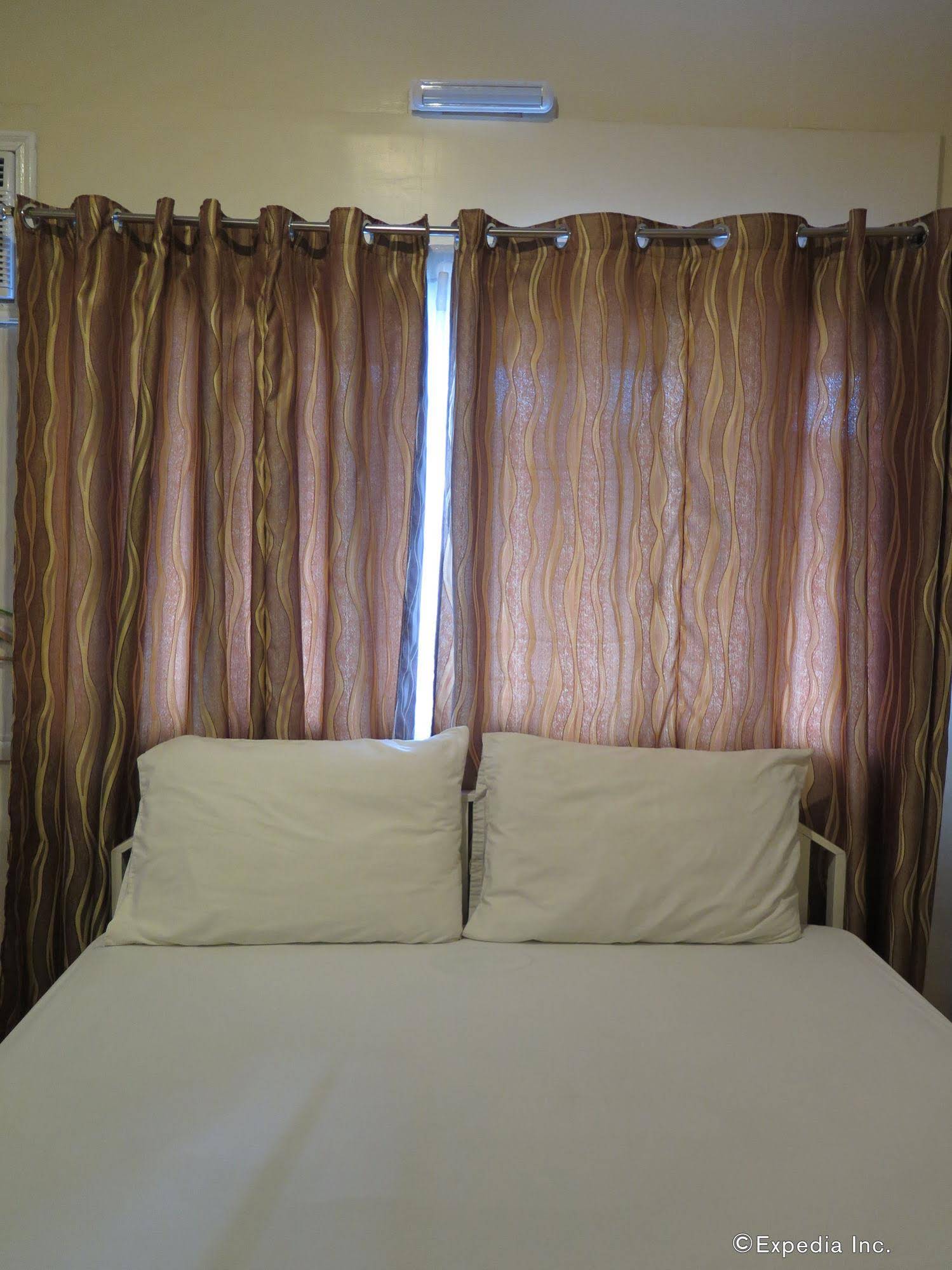 TR3ATS Guest House Bohol Hostel