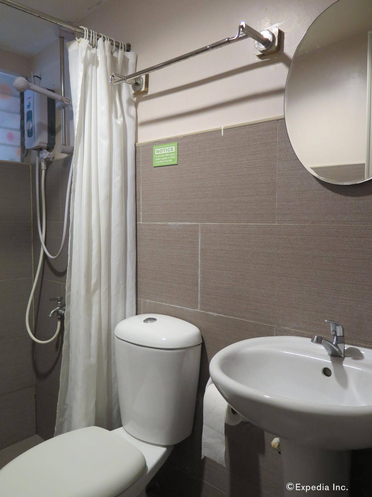 TR3ATS Guest House Bohol Hostel