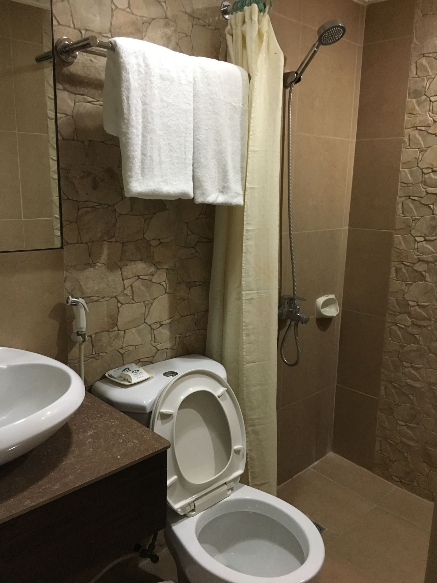 Wregent Plaza Hotel