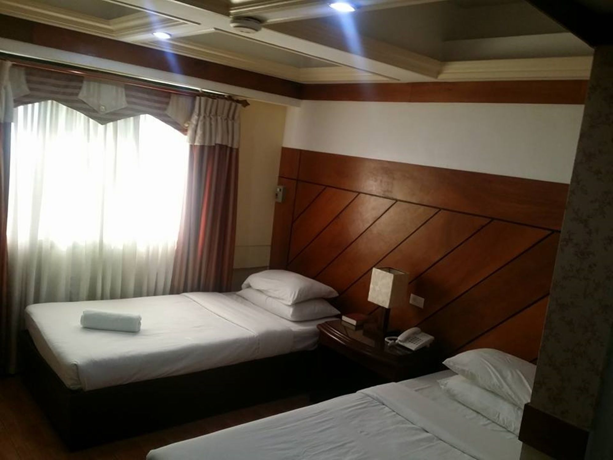 Wregent Plaza Hotel