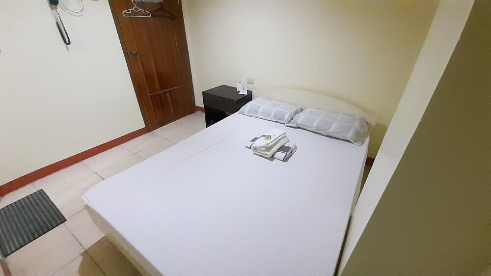 Dunchel's Guest House by OYO Rooms
