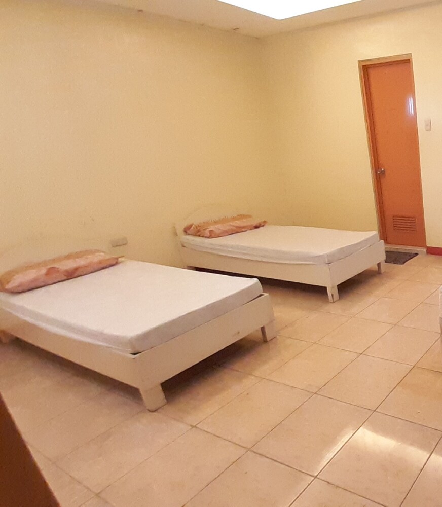 Dunchel's Guest House by OYO Rooms