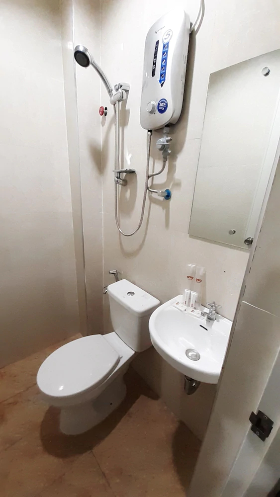 Jrja Hotel by OYO Rooms
