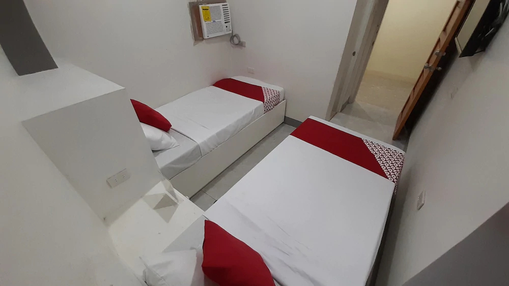 Jrja Hotel by OYO Rooms