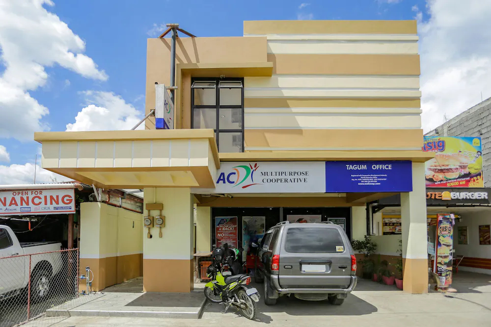 Jrja Suites by OYO Rooms