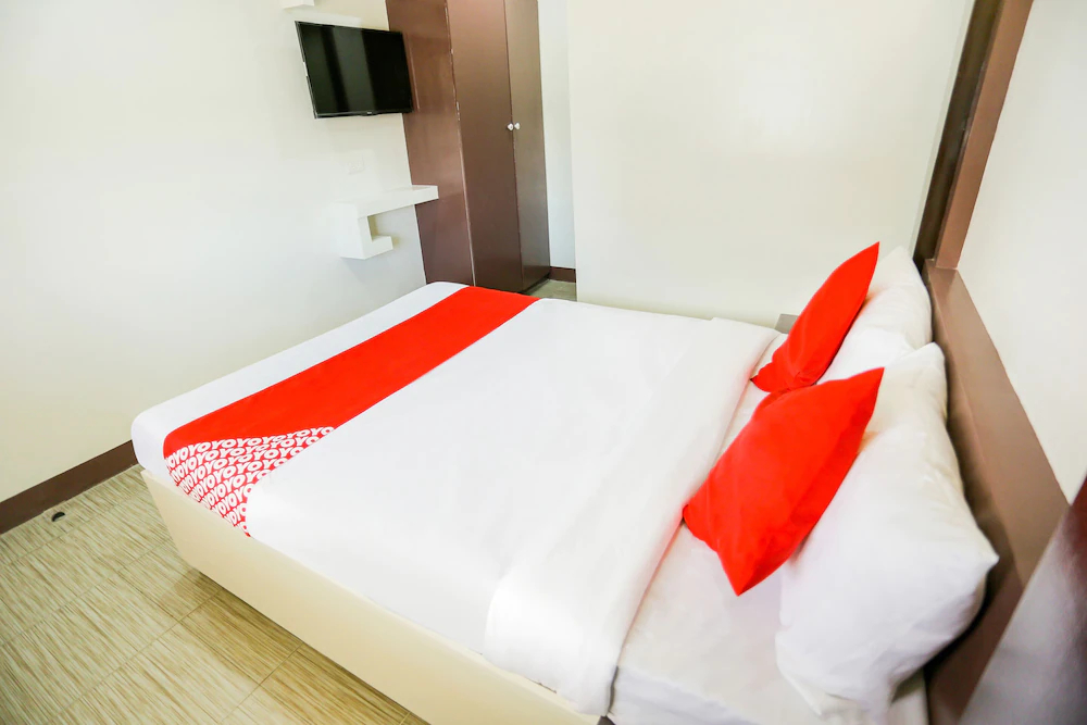 Jrja Suites by OYO Rooms