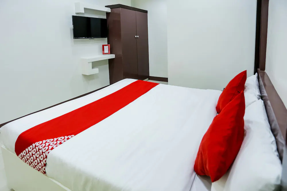 Jrja Suites by OYO Rooms