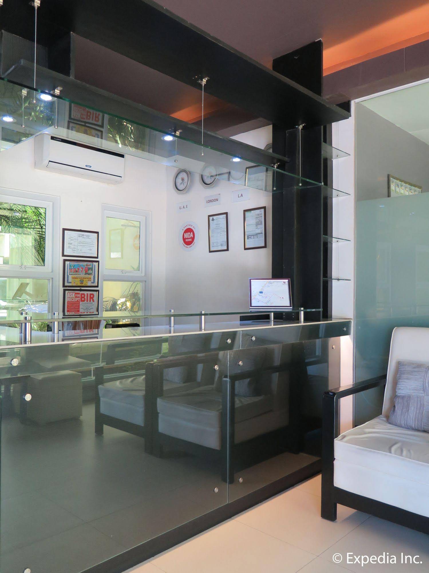 Lucky 9 Budget Hotel