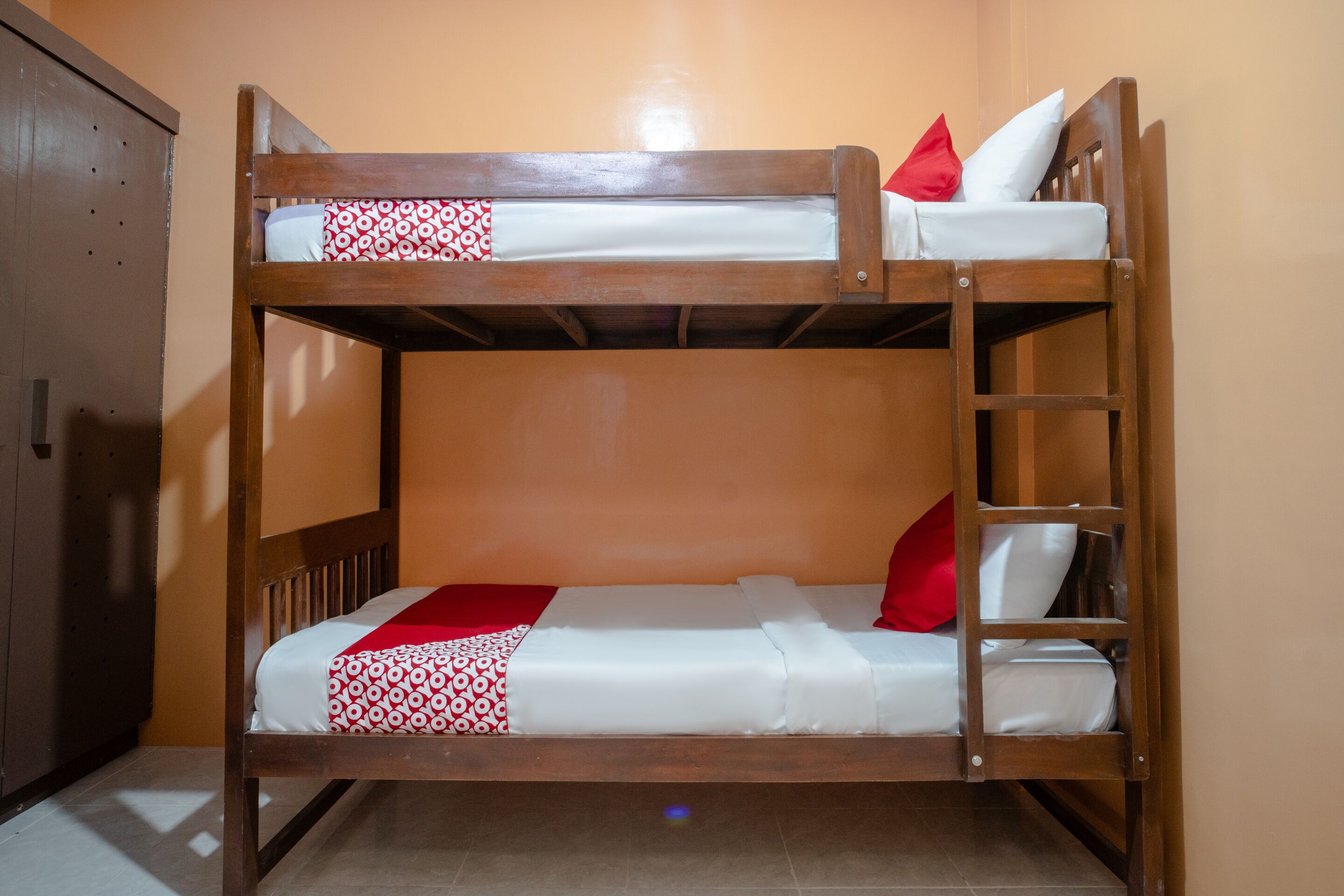 Queens Hometel by Oyo Rooms