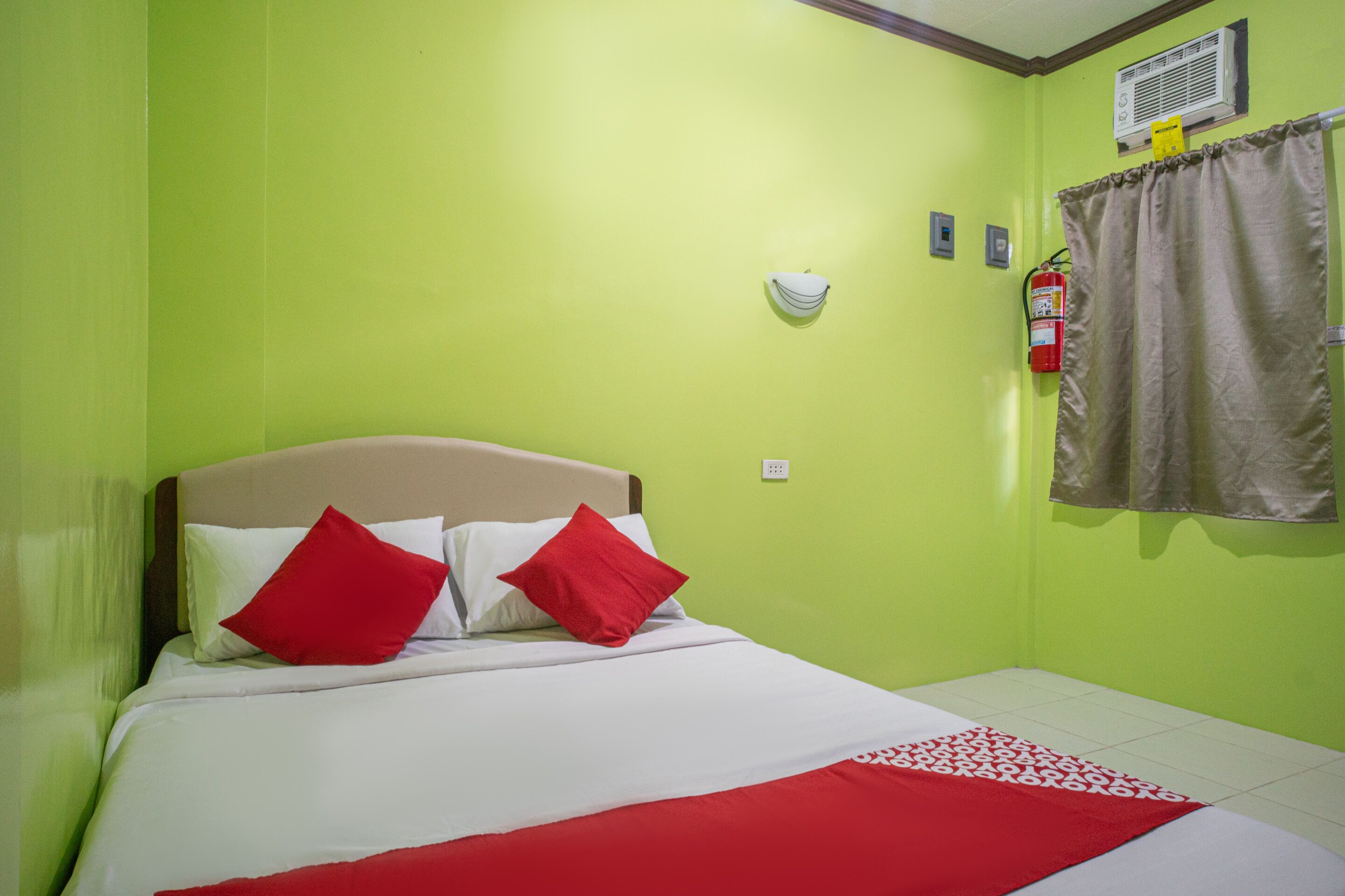 Queens Hometel by Oyo Rooms