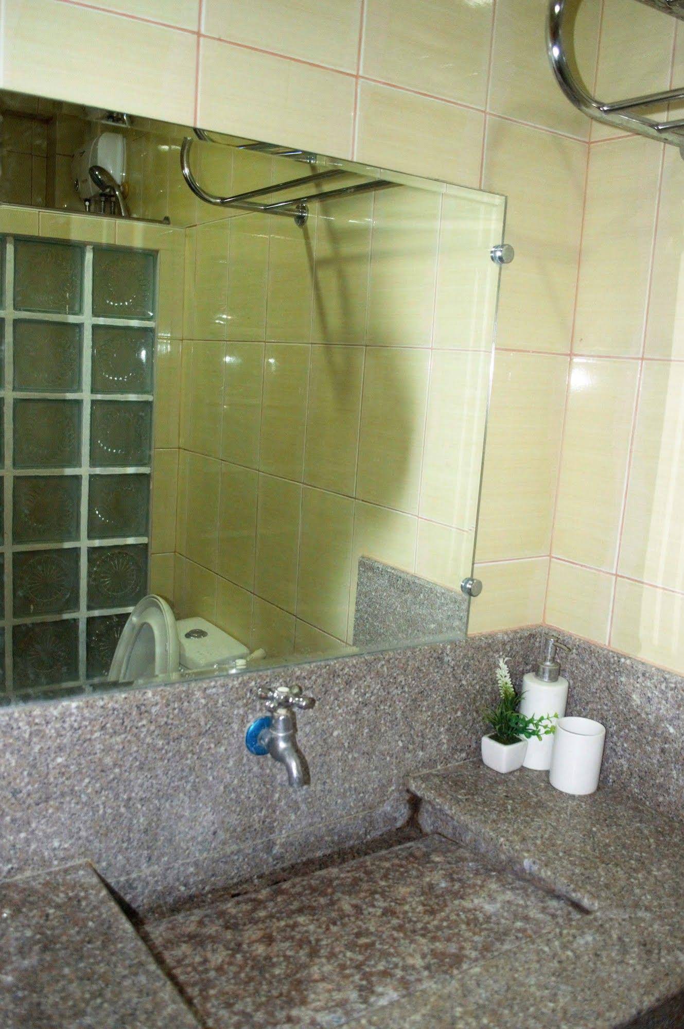 Manora Apartments & Guest House