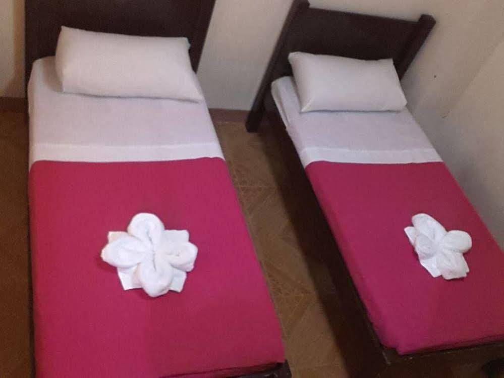 Manora Apartments & Guest House