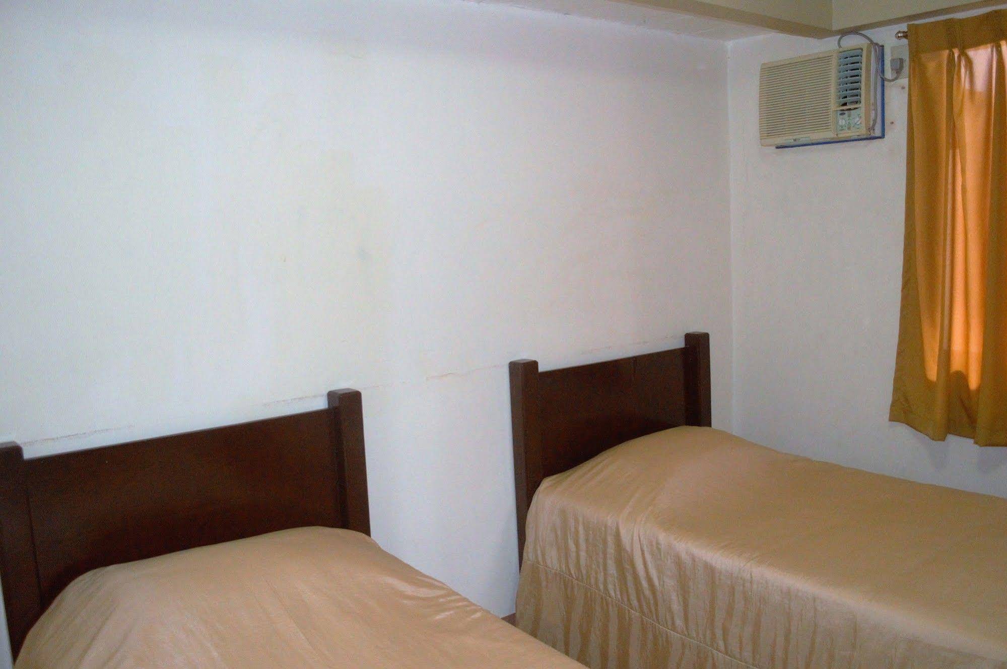 Manora Apartments & Guest House