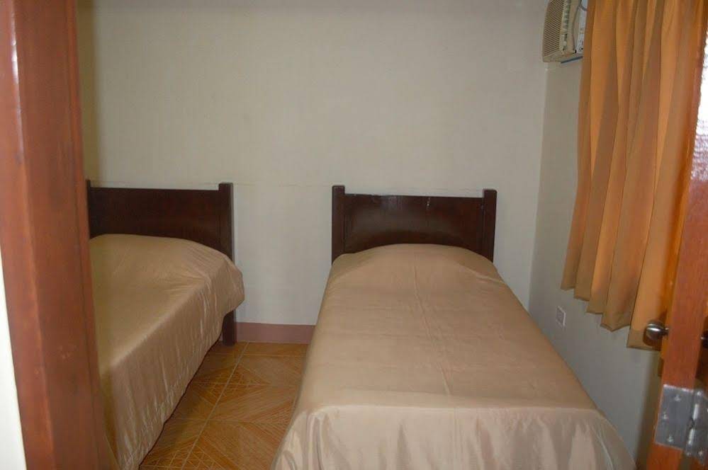 Manora Apartments & Guest House