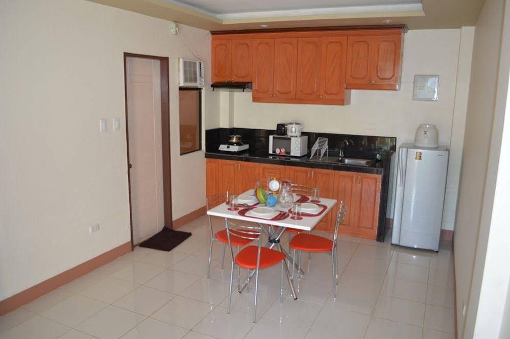 Manora Apartments & Guest House