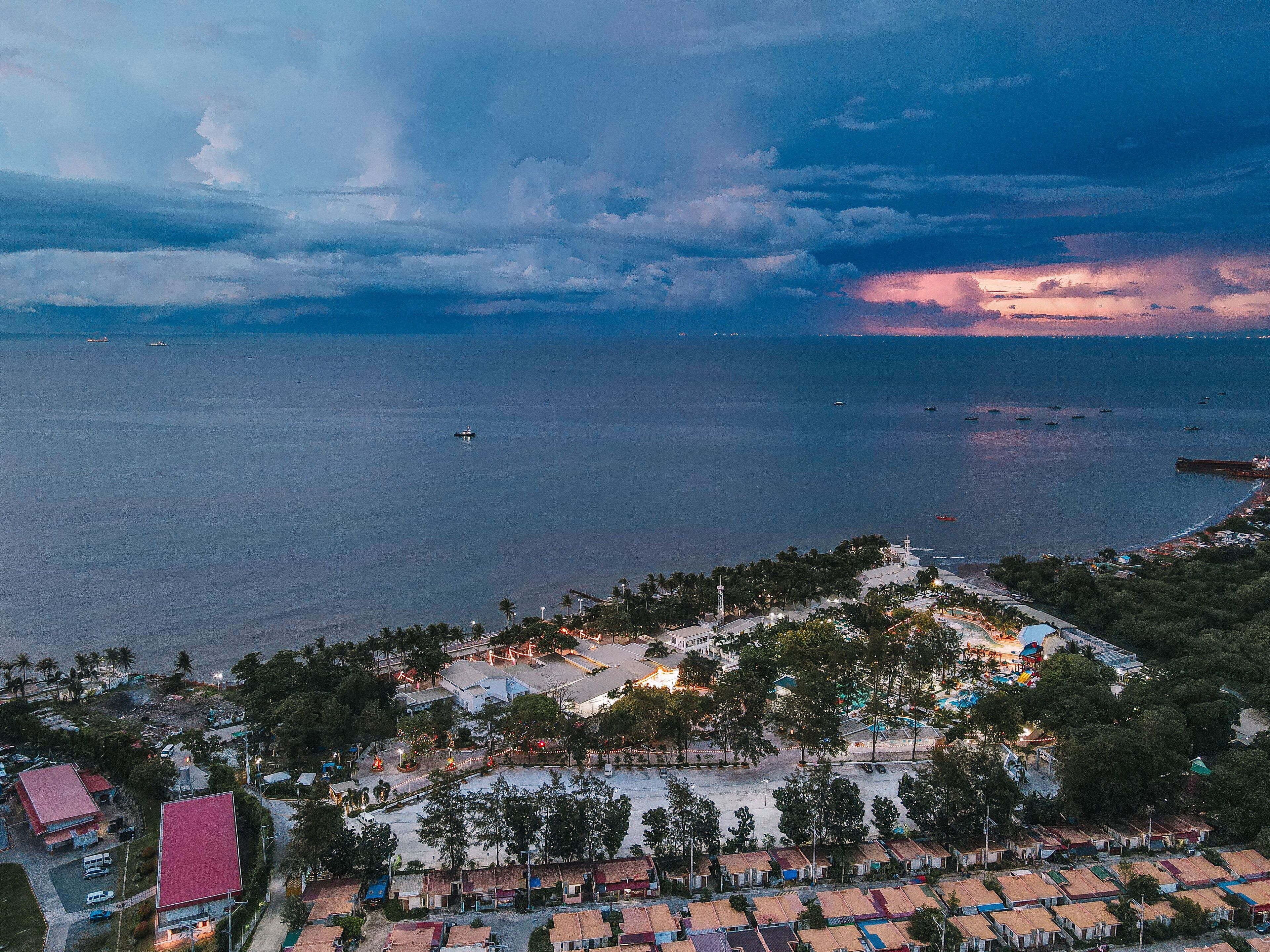 Villa Excellance Beach And Wave Pool Resort