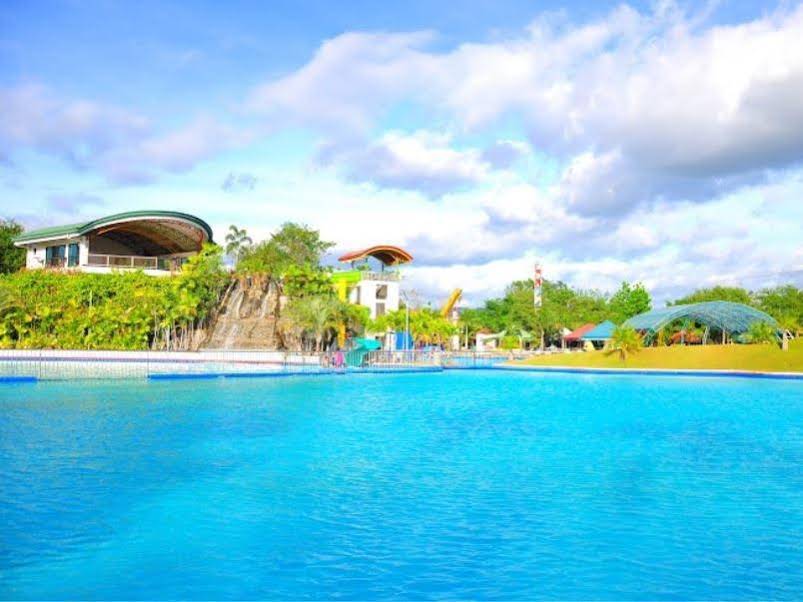 Club Manila East