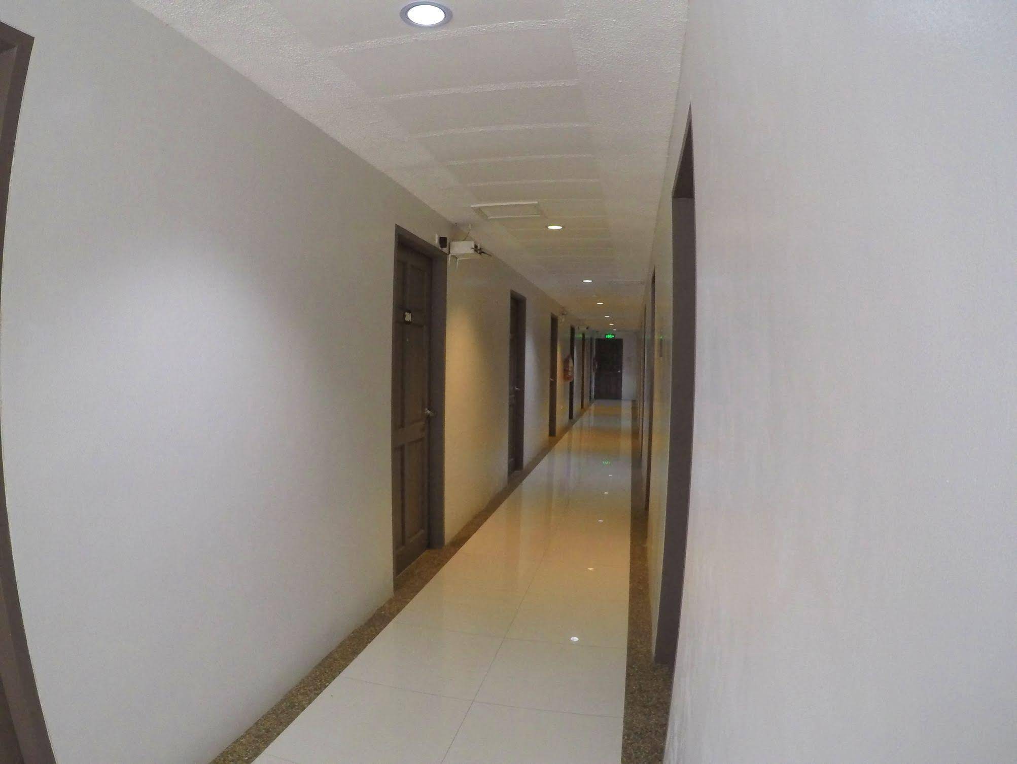 Bridge Way Hotel