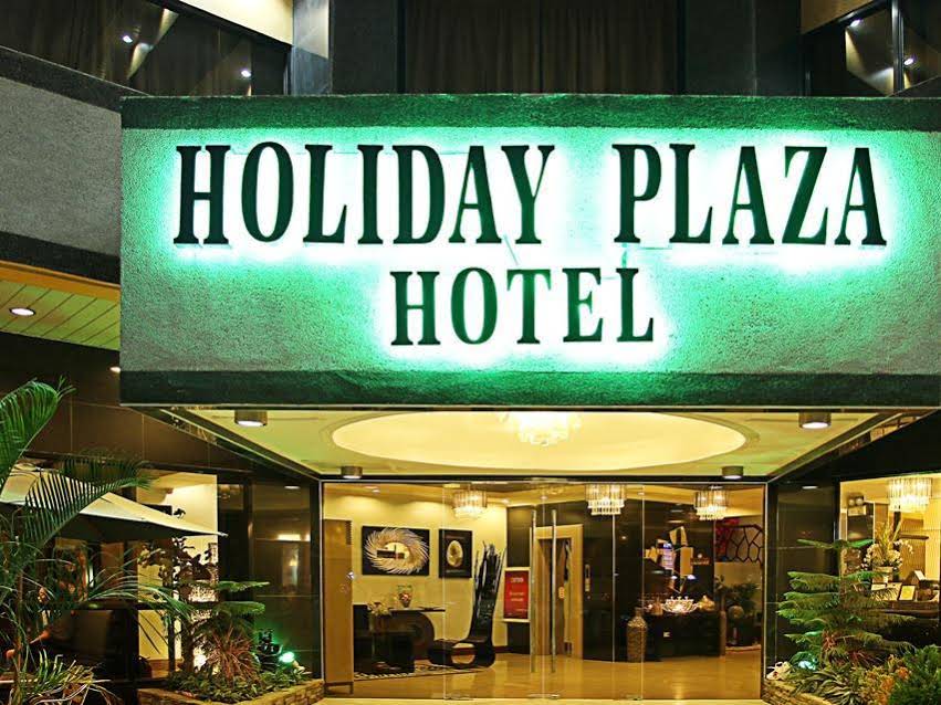 Holiday Plaza Hotel