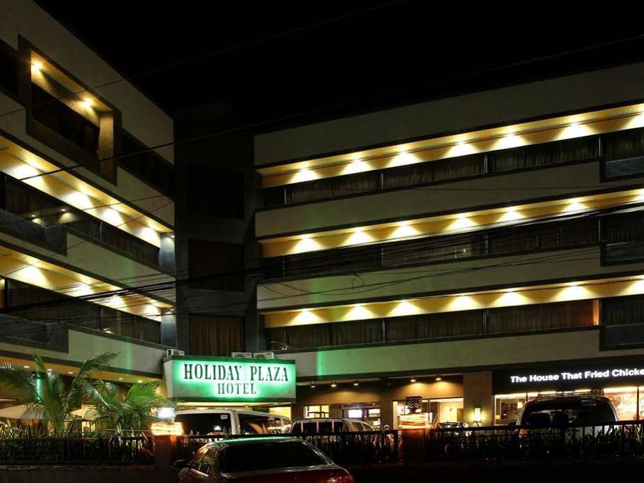 Holiday Plaza Hotel