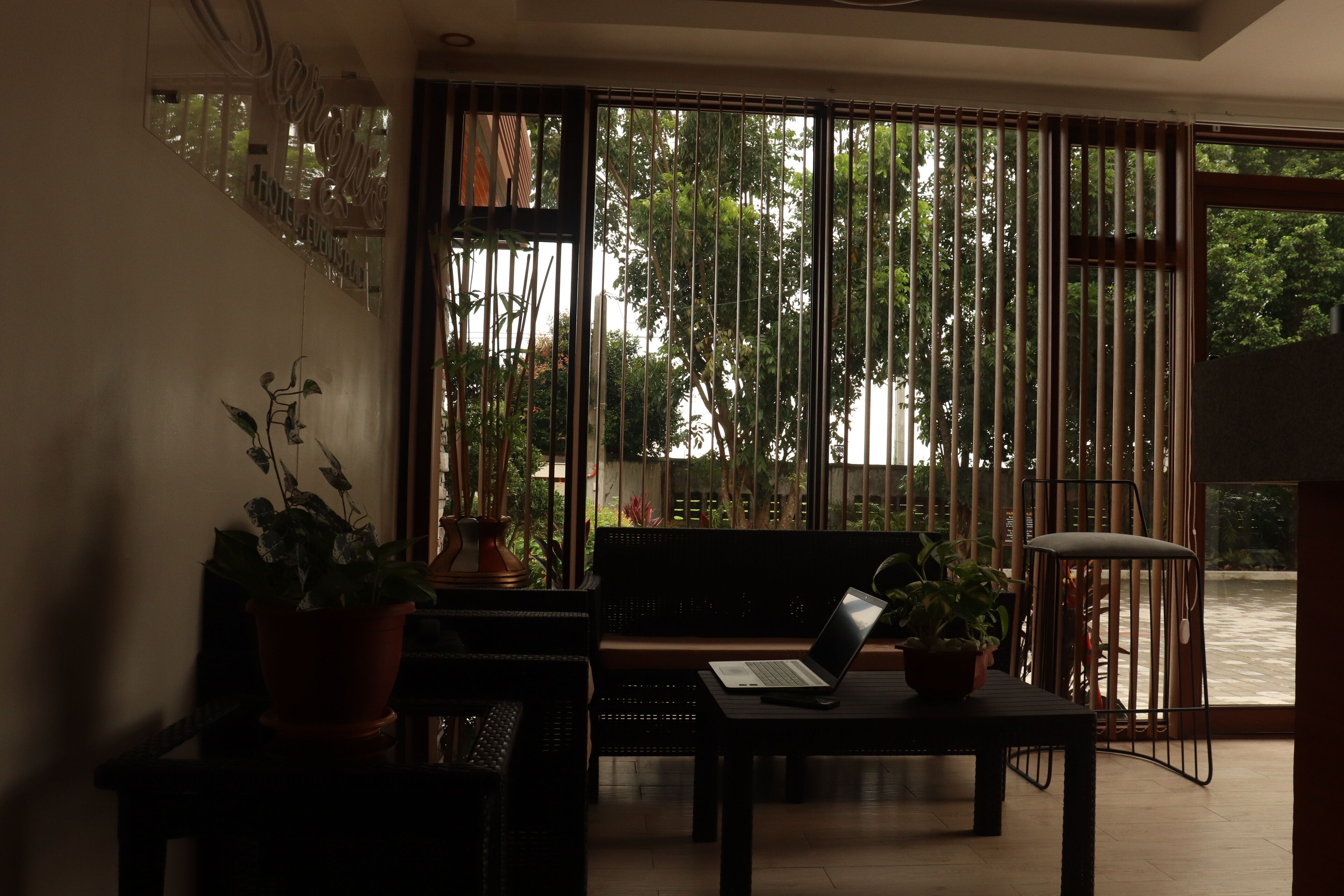 Sarojus Farmview Hotel