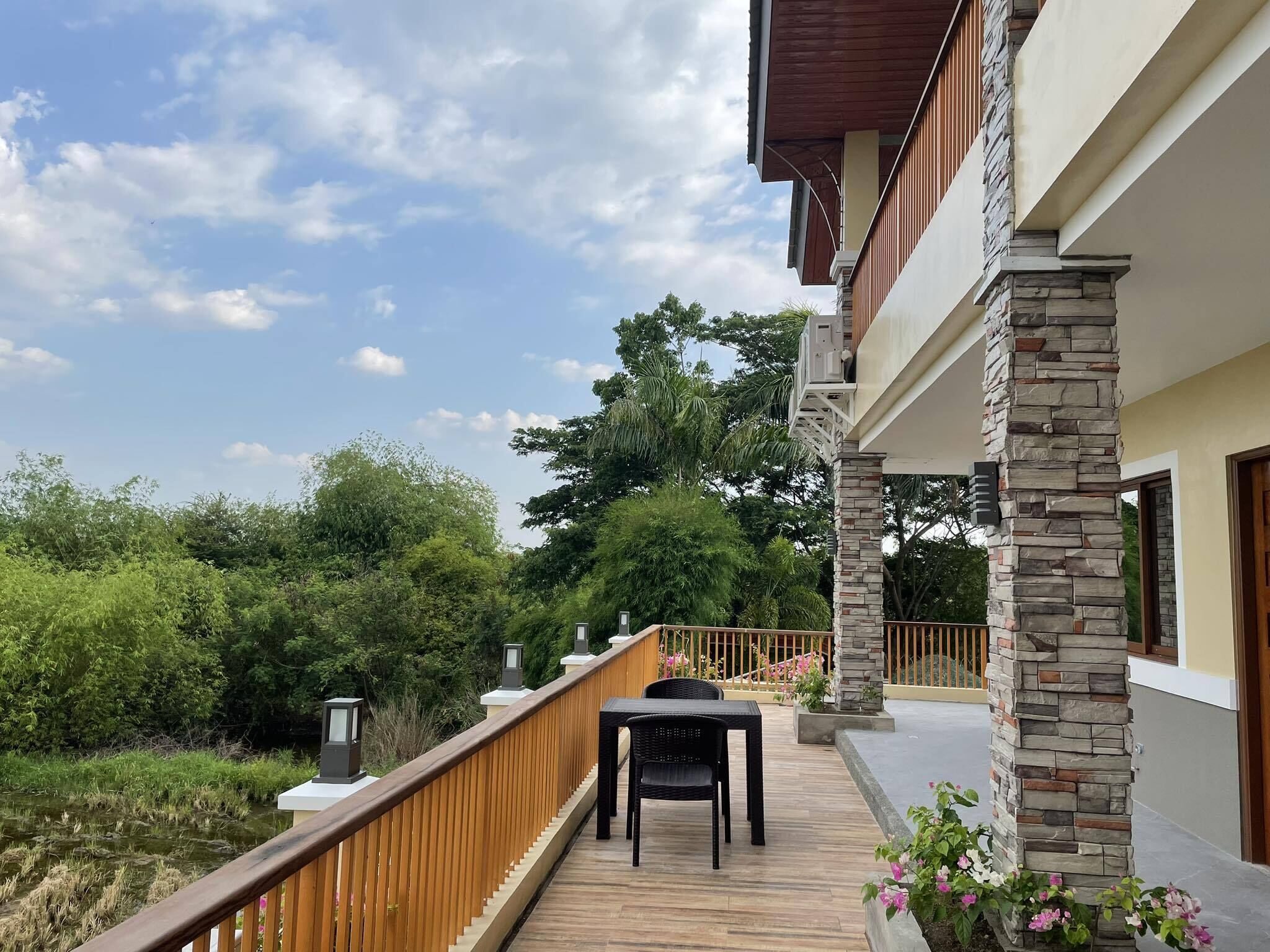 Sarojus Farmview Hotel