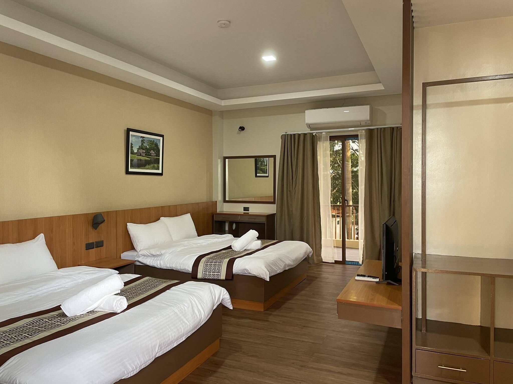 Sarojus Farmview Hotel