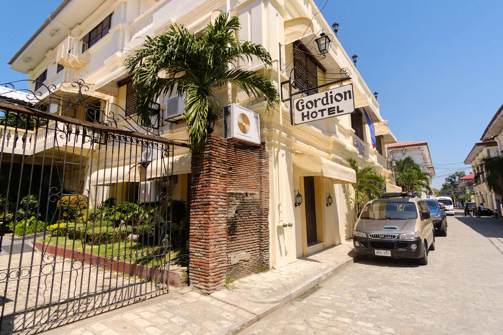 Gordion Hotel by RedDoorz