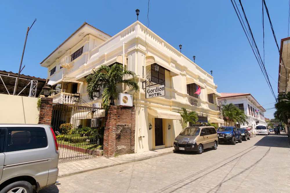 Gordion Hotel by RedDoorz