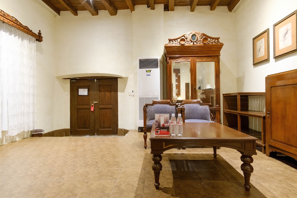 Gordion Hotel by RedDoorz
